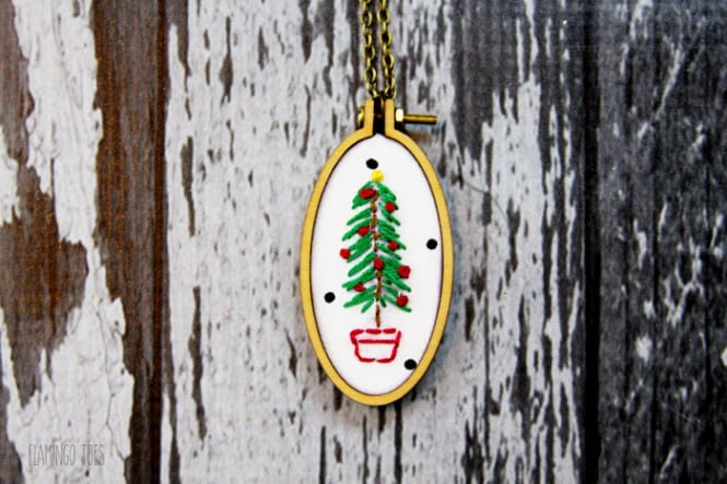 Embroidered-Christmas-Tree-Necklace